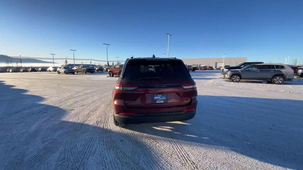 new 2025 Jeep Grand Cherokee car, priced at $47,501