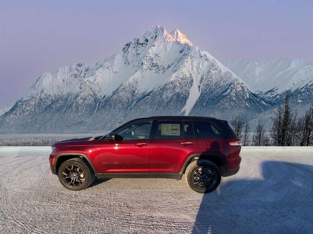 new 2025 Jeep Grand Cherokee car, priced at $47,501