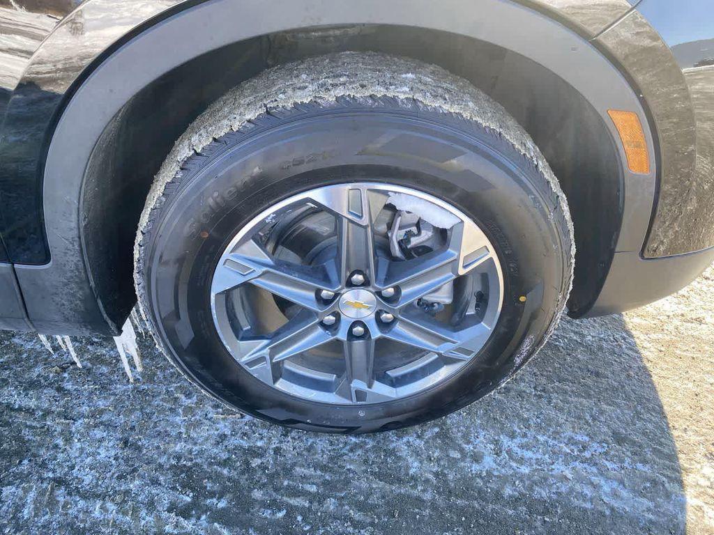 used 2025 Chevrolet Blazer car, priced at $28,490