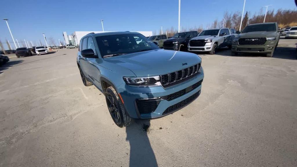 new 2026 Jeep Grand Cherokee car, priced at $48,990