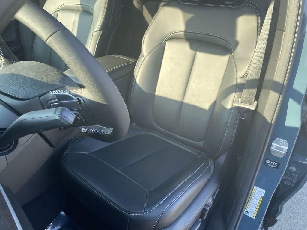 new 2026 Jeep Grand Cherokee car, priced at $48,990
