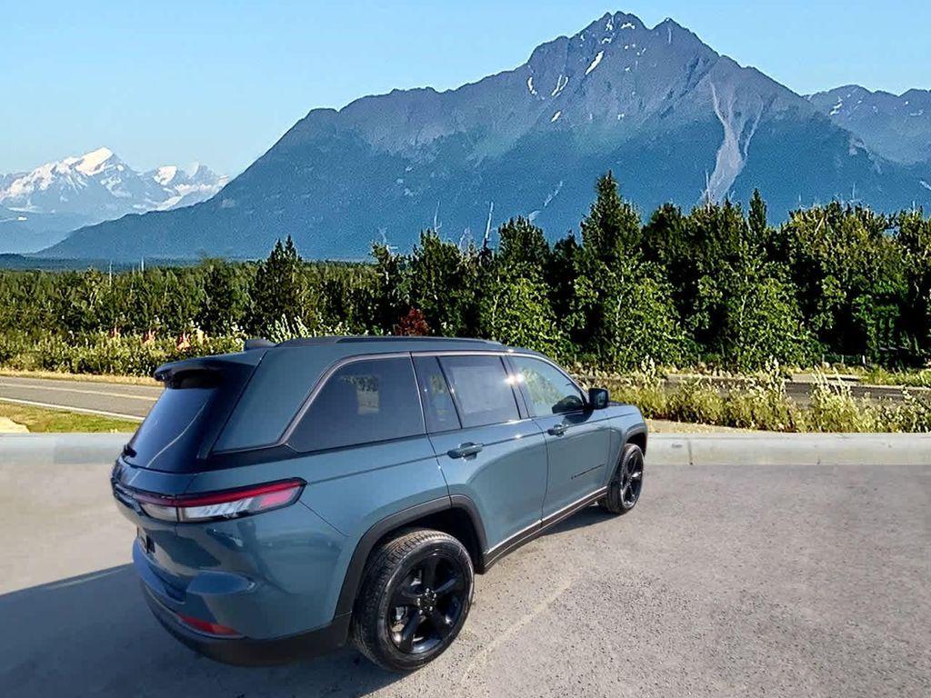 new 2026 Jeep Grand Cherokee car, priced at $48,990