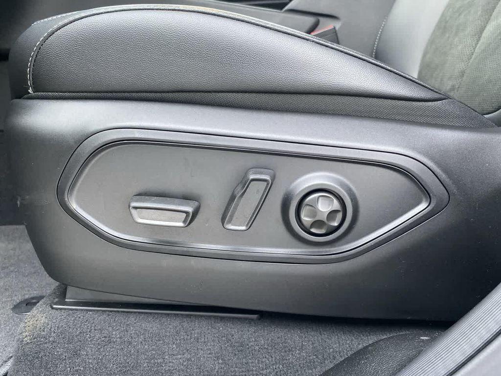 new 2025 Jeep Grand Cherokee car, priced at $43,305