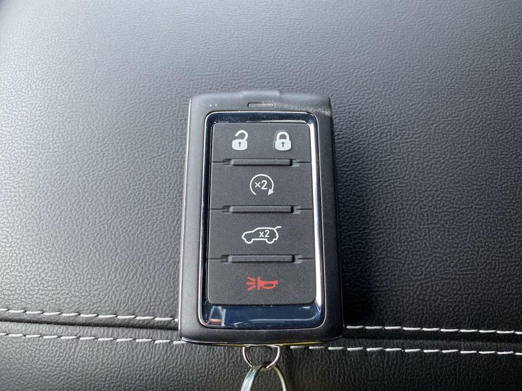 new 2025 Jeep Grand Cherokee car, priced at $43,305