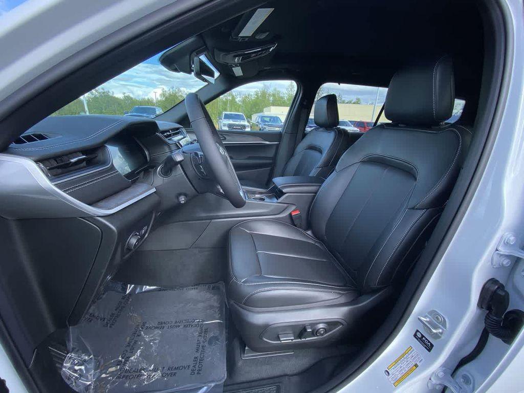 used 2025 Jeep Grand Cherokee L car