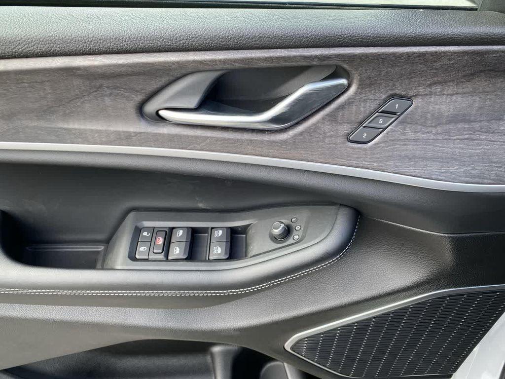 used 2025 Jeep Grand Cherokee L car