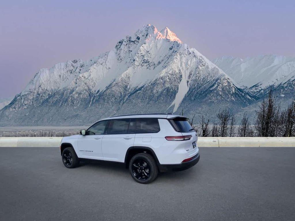 used 2025 Jeep Grand Cherokee L car