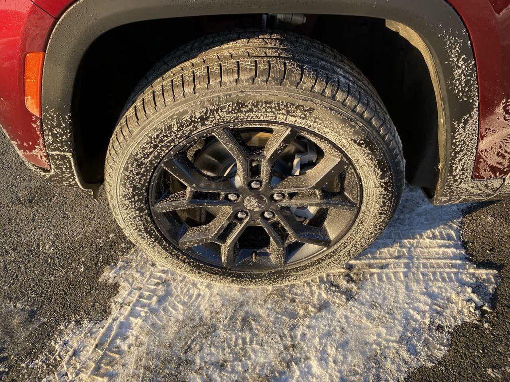 new 2025 Jeep Grand Cherokee L car, priced at $49,493