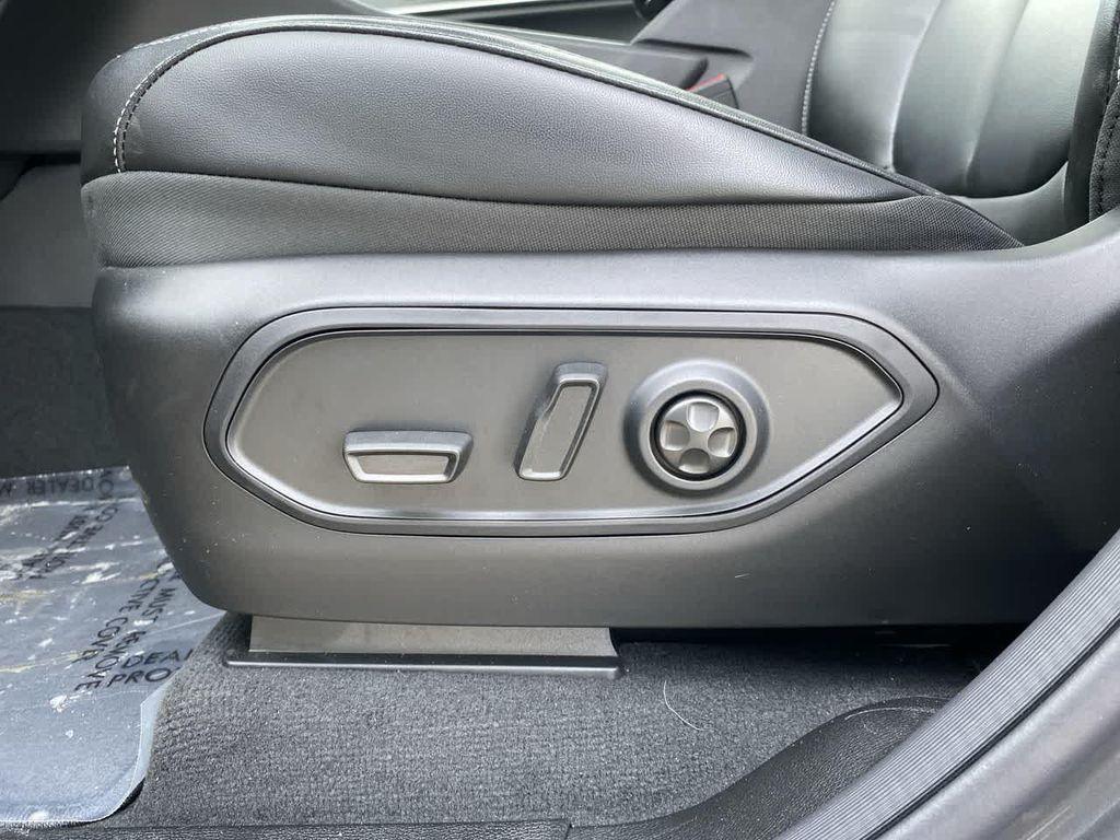 new 2026 Jeep Grand Cherokee car, priced at $49,466