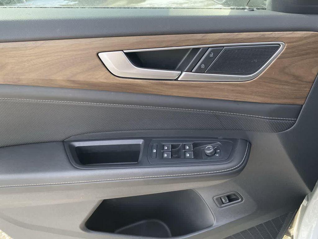 used 2025 Volkswagen Atlas car, priced at $35,490