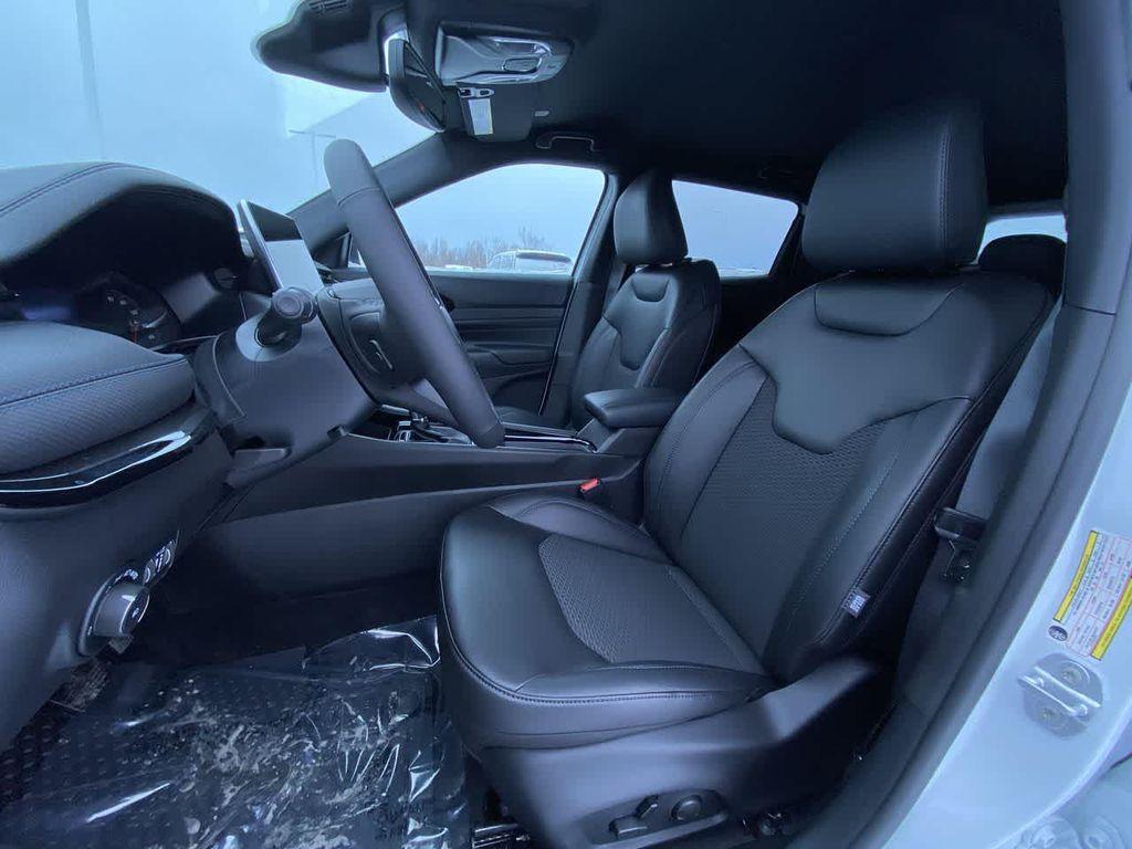 new 2026 Jeep Compass car, priced at $31,990