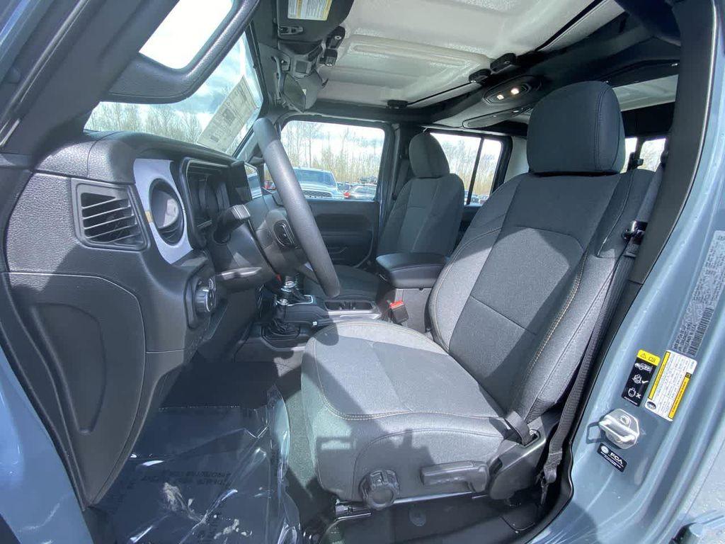 new 2026 Jeep Gladiator car, priced at $42,240