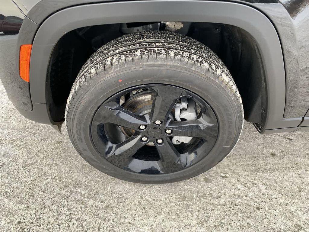 new 2025 Jeep Grand Cherokee car, priced at $52,833