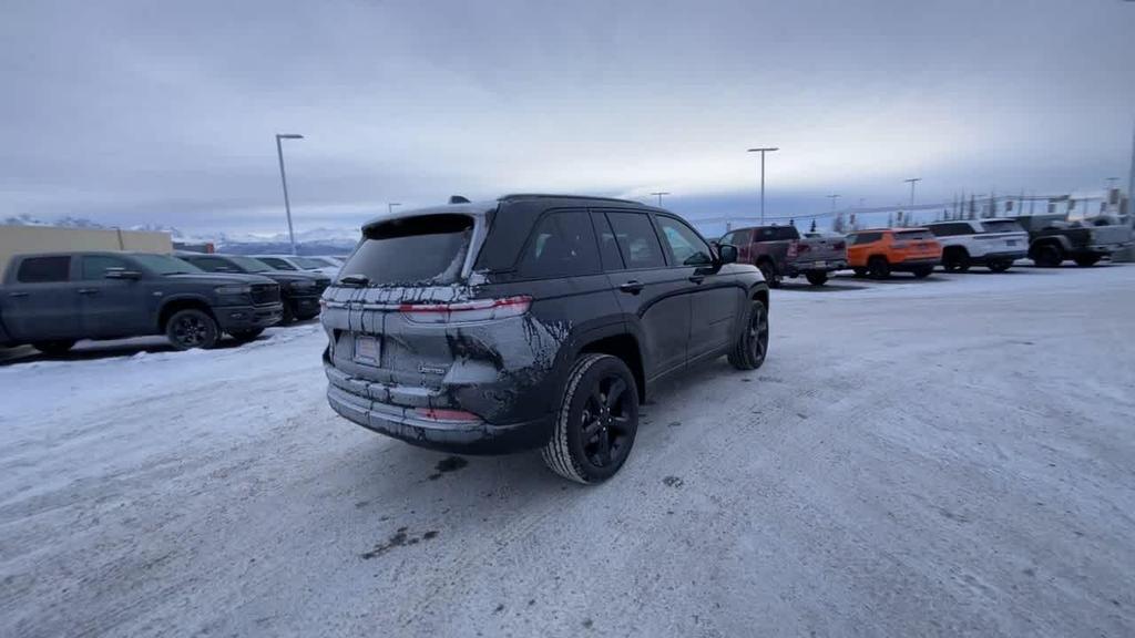 new 2025 Jeep Grand Cherokee car, priced at $52,833