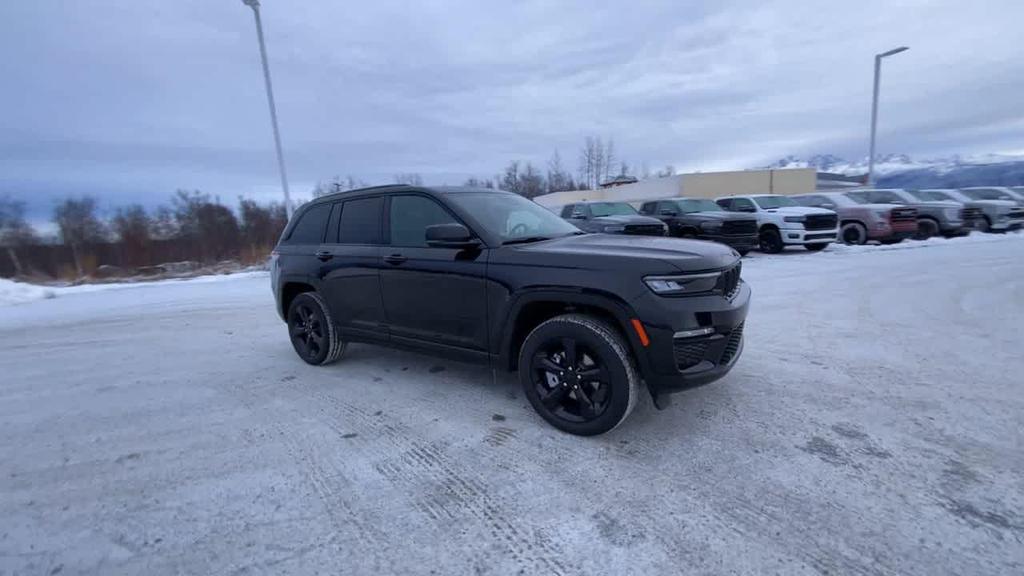 new 2025 Jeep Grand Cherokee car, priced at $52,833