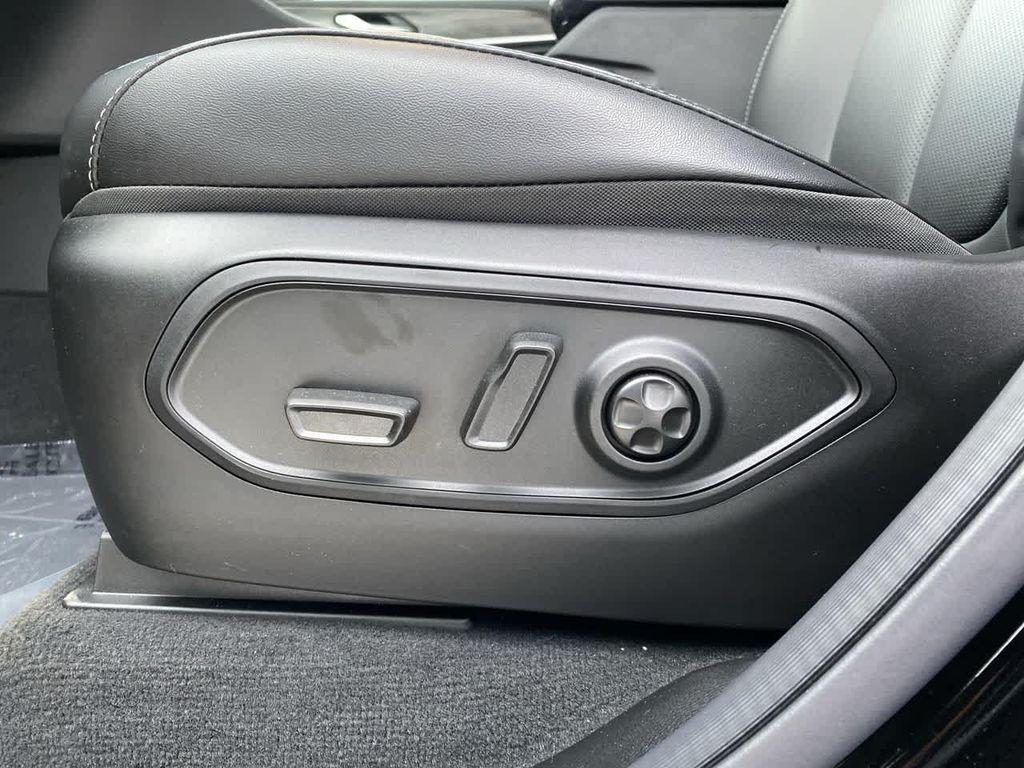 new 2025 Jeep Grand Cherokee car, priced at $52,833