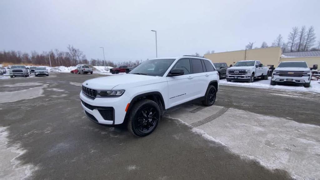 new 2026 Jeep Grand Cherokee car, priced at $46,647