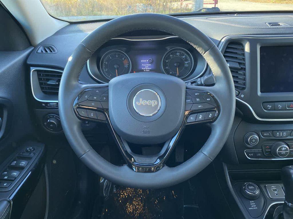 used 2023 Jeep Cherokee car, priced at $23,490