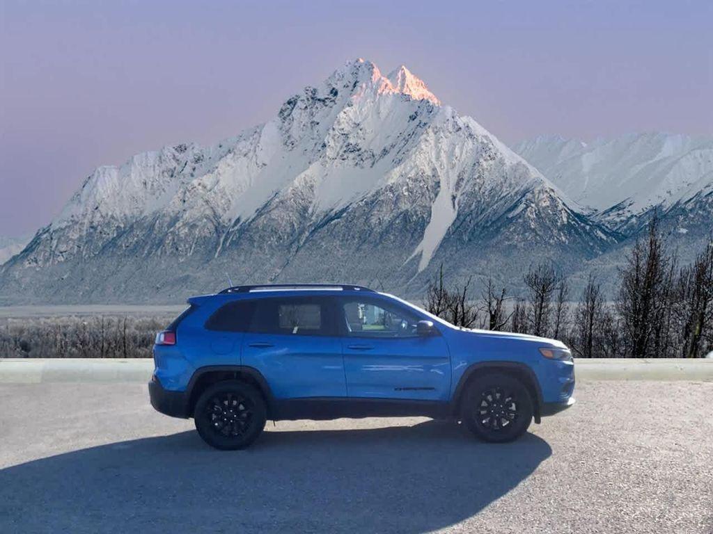 used 2023 Jeep Cherokee car, priced at $23,490