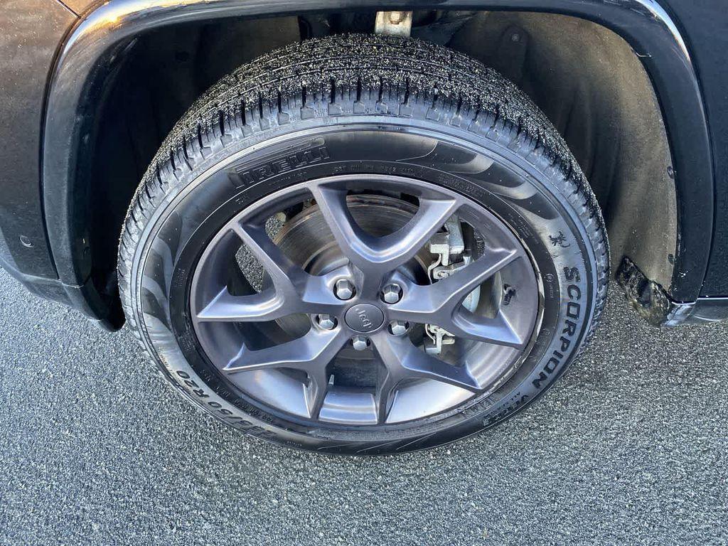 used 2021 Jeep Grand Cherokee car, priced at $34,490