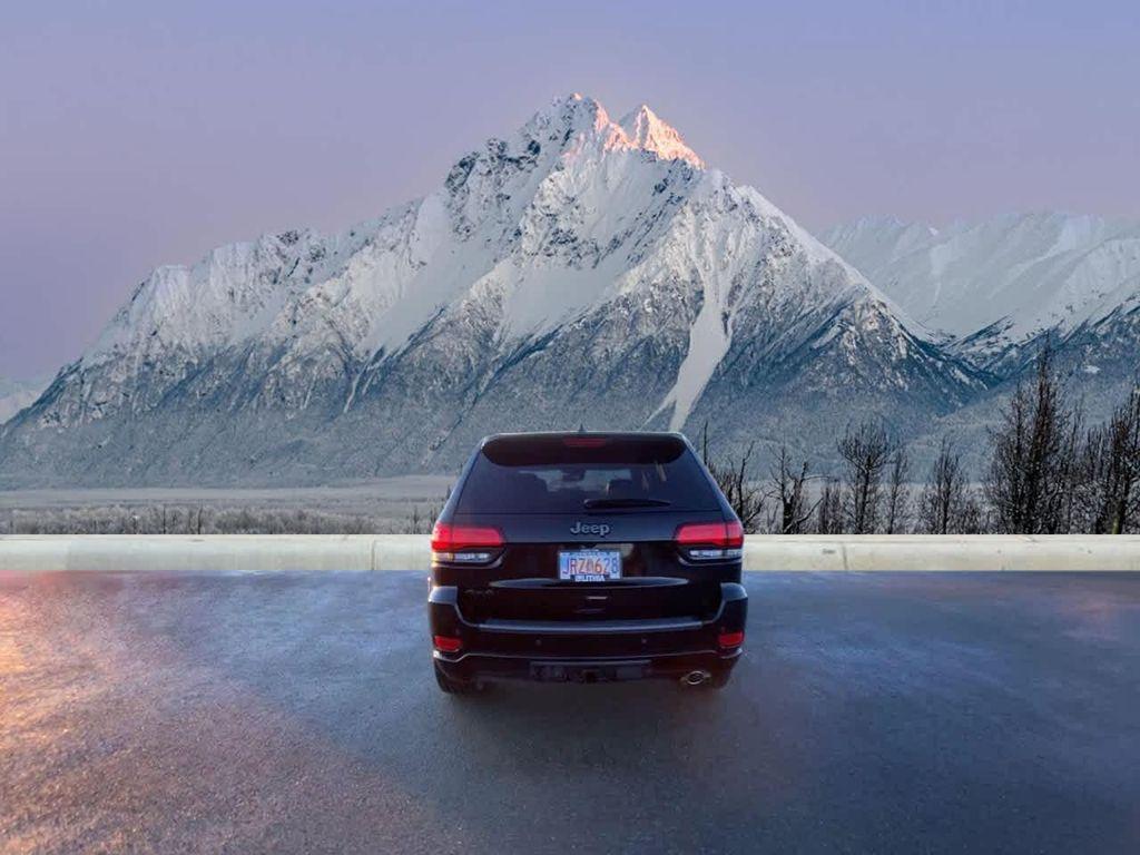 used 2021 Jeep Grand Cherokee car, priced at $34,490