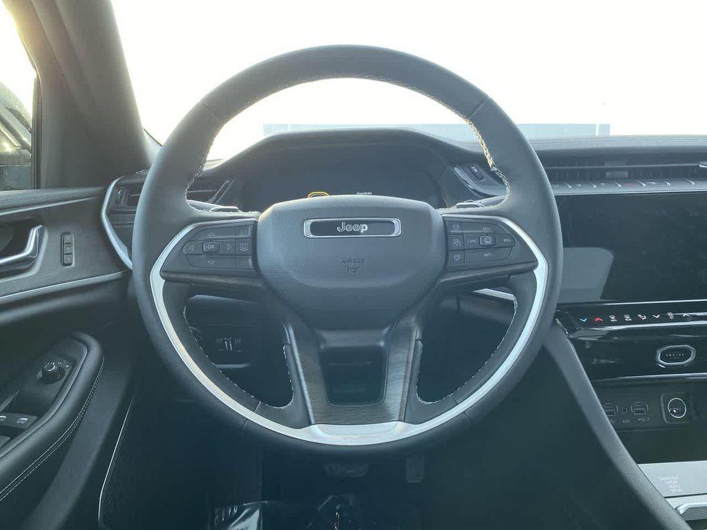 new 2026 Jeep Grand Cherokee car, priced at $48,930