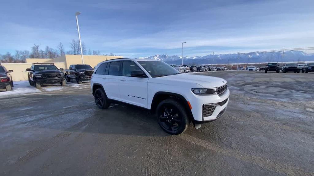 new 2026 Jeep Grand Cherokee car, priced at $48,930