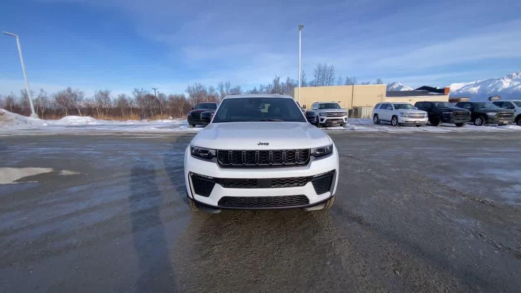 new 2026 Jeep Grand Cherokee car, priced at $48,930