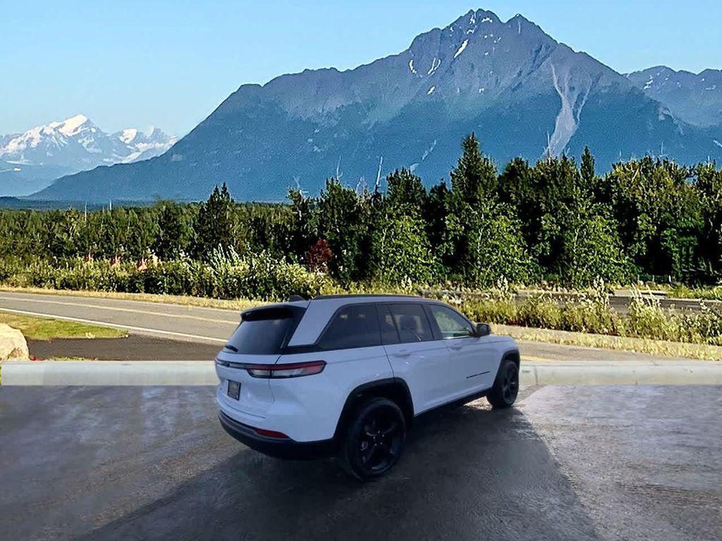 new 2026 Jeep Grand Cherokee car, priced at $48,930