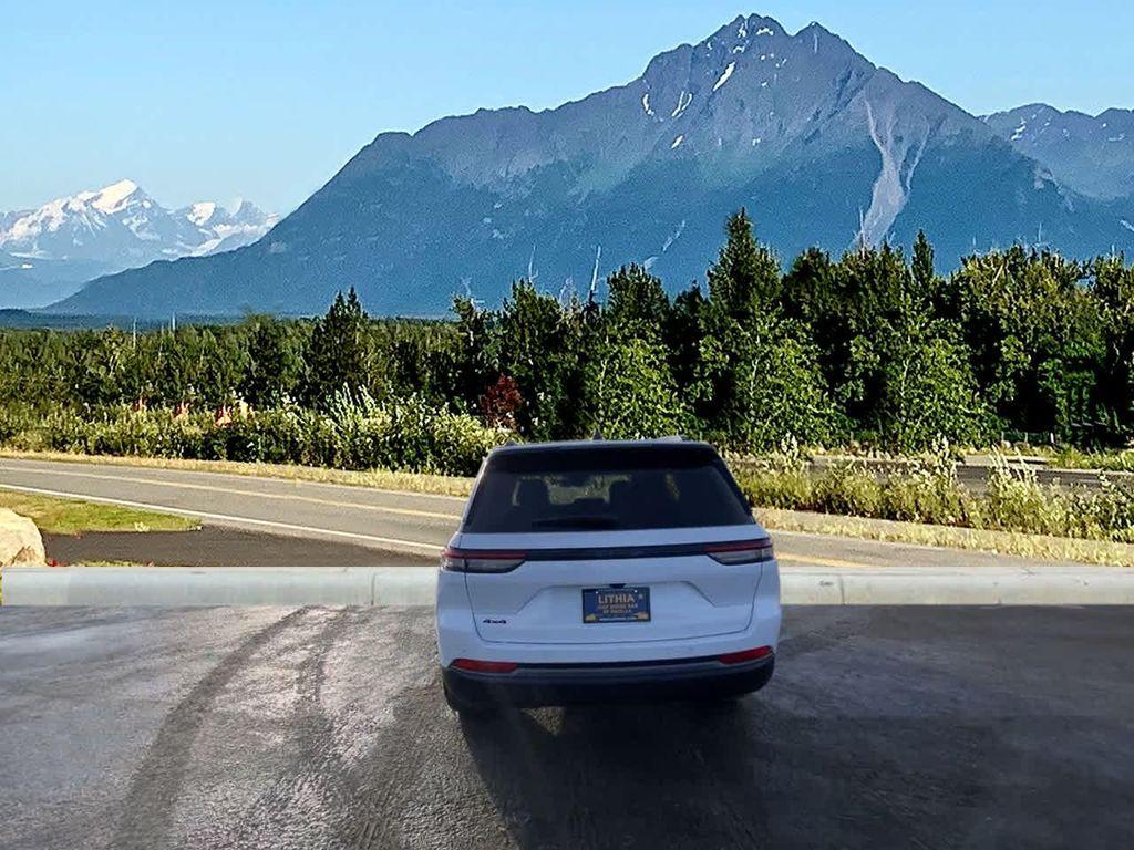 new 2026 Jeep Grand Cherokee car, priced at $48,930