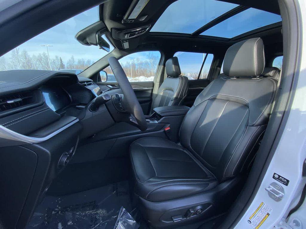 new 2026 Jeep Grand Cherokee car, priced at $48,930