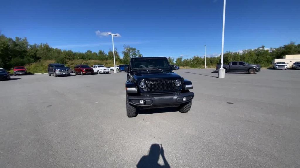 new 2025 Jeep Gladiator car, priced at $43,928