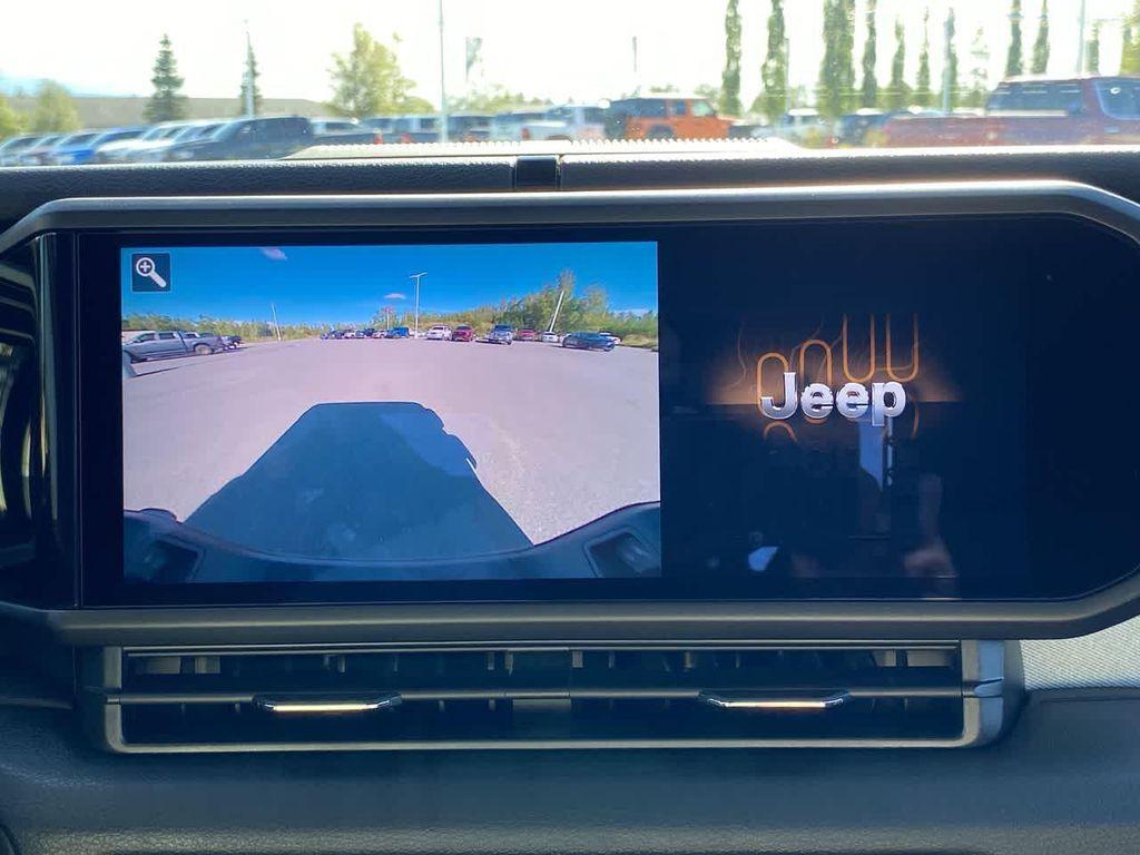 new 2025 Jeep Gladiator car, priced at $43,928