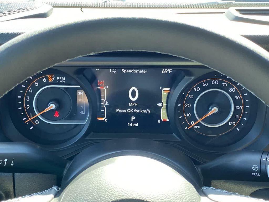 new 2025 Jeep Gladiator car, priced at $43,928