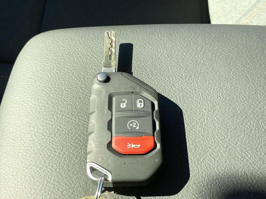 new 2025 Jeep Gladiator car, priced at $43,928