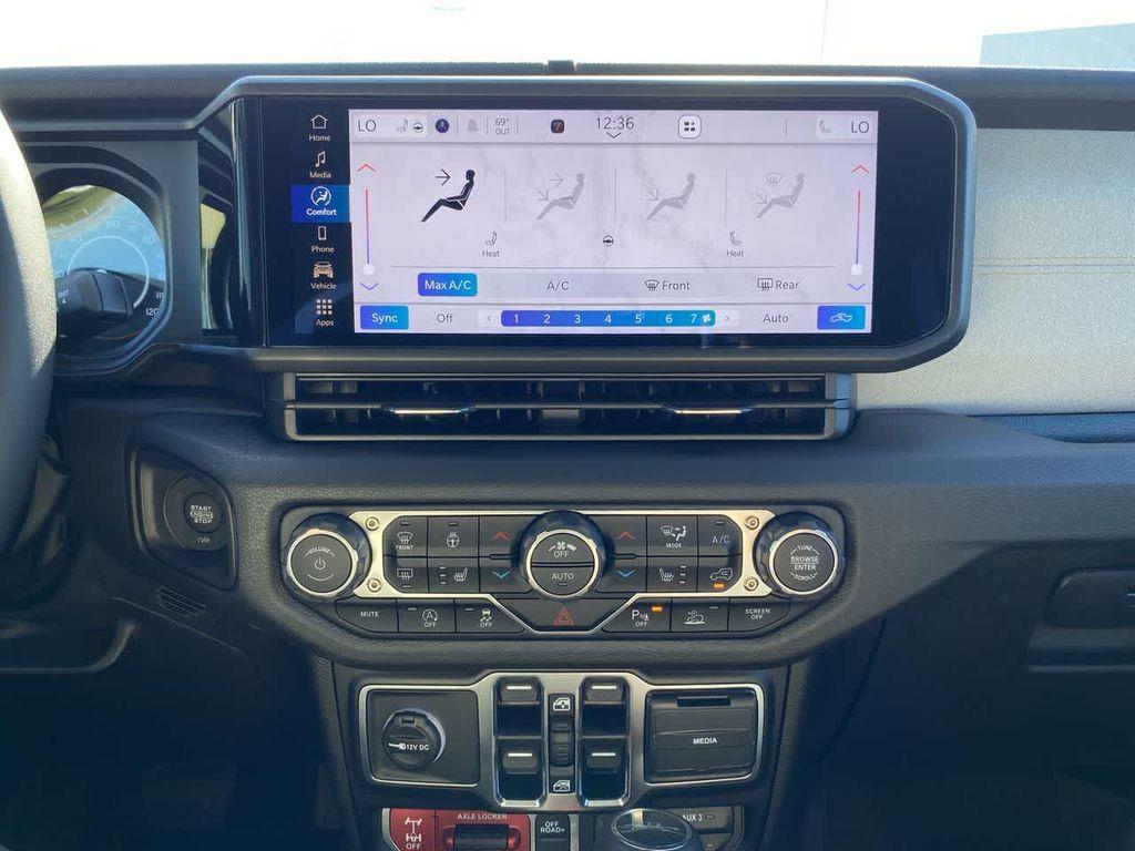 new 2025 Jeep Gladiator car, priced at $43,928