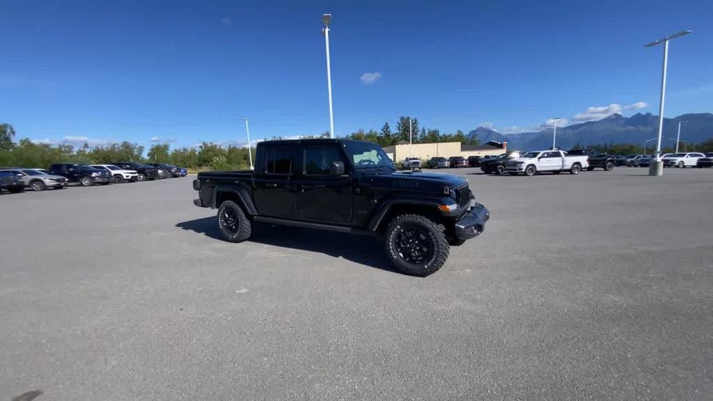 new 2025 Jeep Gladiator car, priced at $43,928