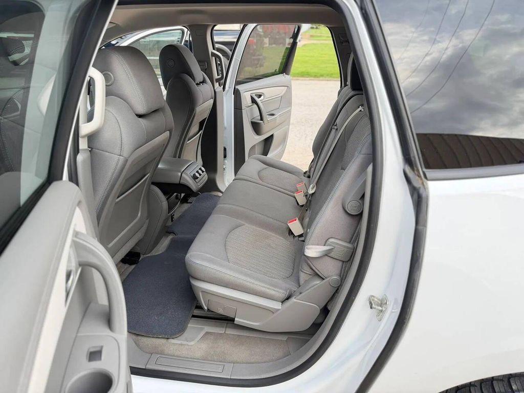 used 2016 Chevrolet Traverse car, priced at $9,495