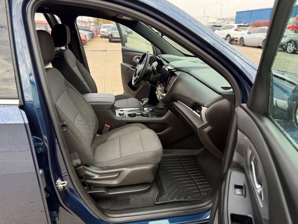 used 2023 Chevrolet Traverse car, priced at $21,995