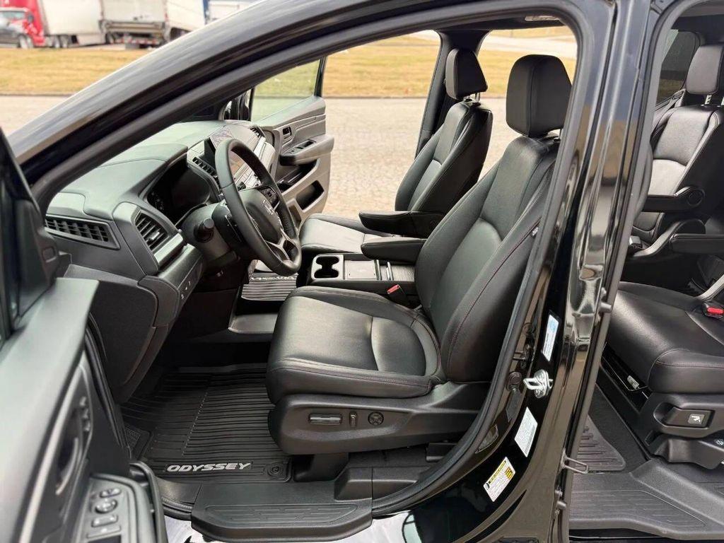 used 2025 Honda Odyssey car, priced at $31,995
