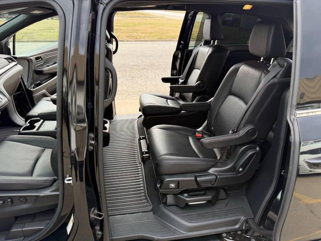 used 2025 Honda Odyssey car, priced at $31,995