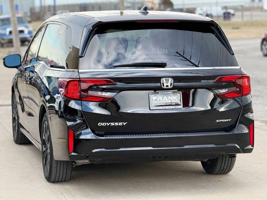 used 2025 Honda Odyssey car, priced at $31,995