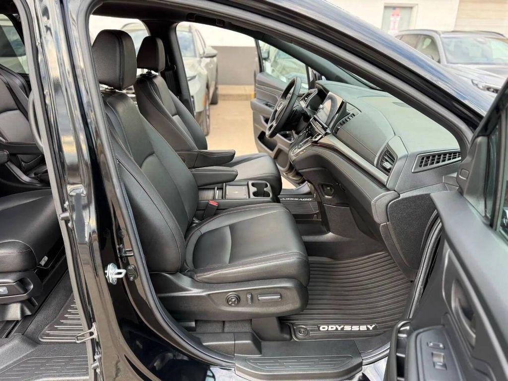 used 2025 Honda Odyssey car, priced at $31,995