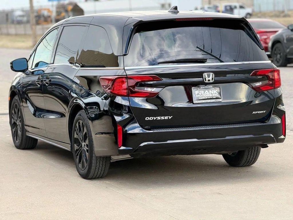 used 2025 Honda Odyssey car, priced at $31,995