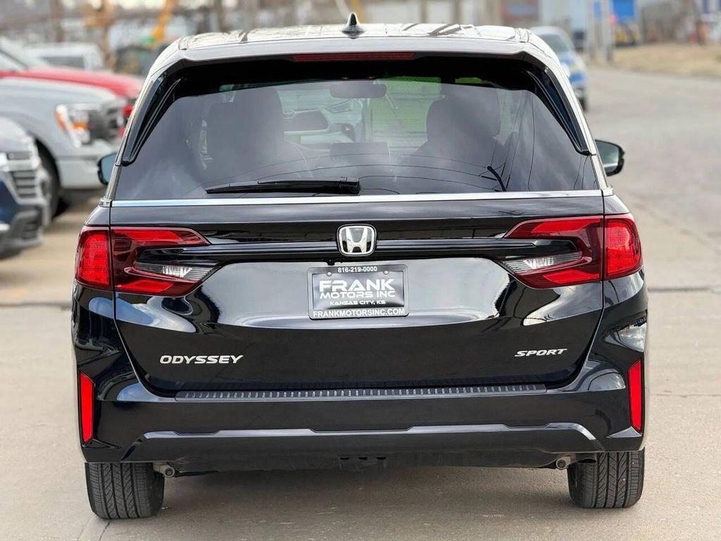 used 2025 Honda Odyssey car, priced at $31,995