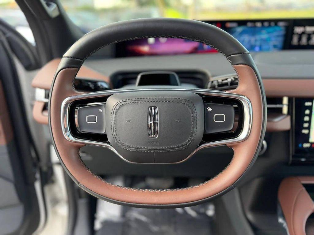 used 2025 Lincoln Navigator car, priced at $72,995