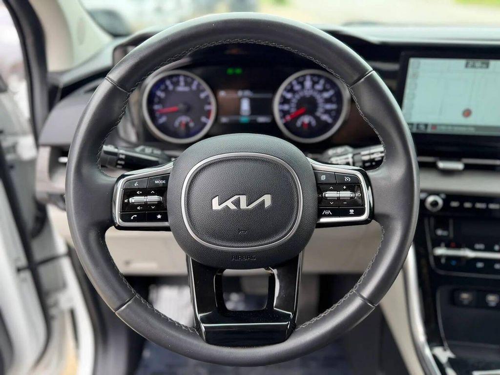 used 2024 Kia Carnival car, priced at $28,294