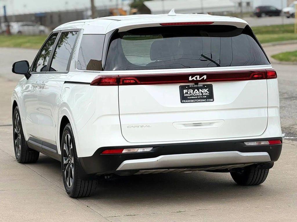 used 2024 Kia Carnival car, priced at $28,294