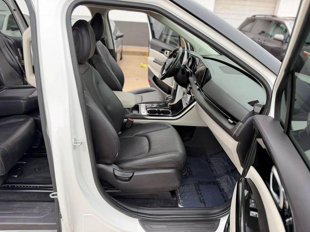 used 2024 Kia Carnival car, priced at $28,294