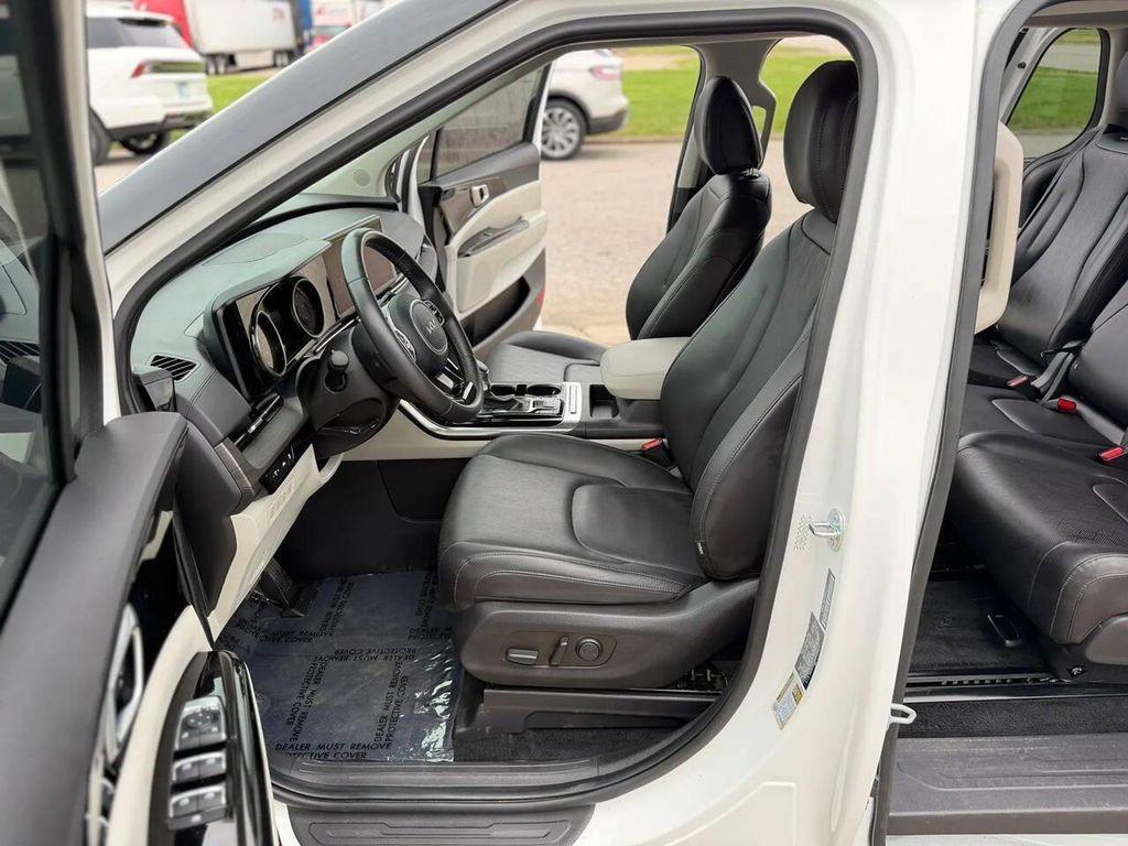 used 2024 Kia Carnival car, priced at $28,294